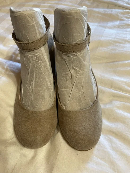 pop Taupe Mary Jane Dress Shoes with Ankle Strap Size 3 - Picture 1 of 8
